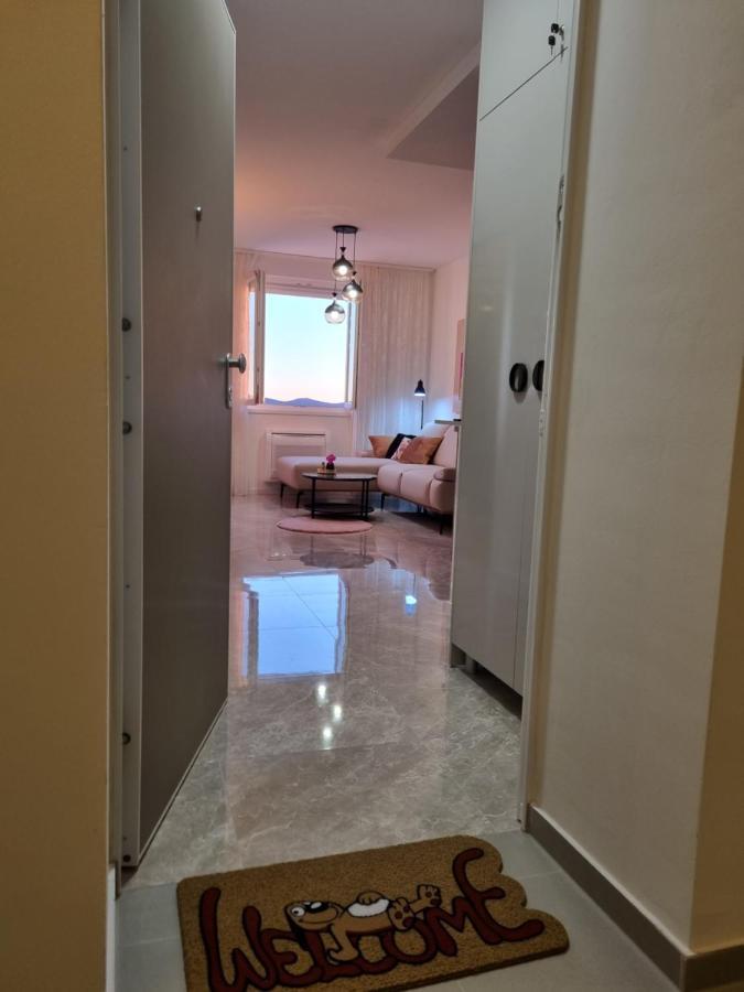 Apartment "50 Shades" With Balcony And Free Parking In The Garage Zadar Eksteriør billede