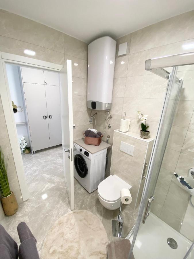Apartment "50 Shades" With Balcony And Free Parking In The Garage Zadar Eksteriør billede