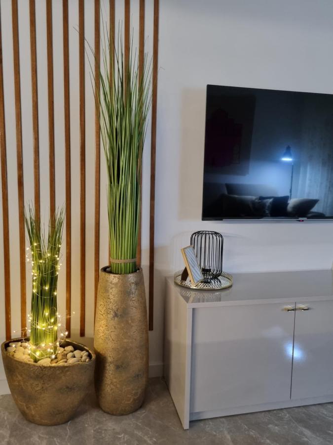 Apartment "50 Shades" With Balcony And Free Parking In The Garage Zadar Eksteriør billede