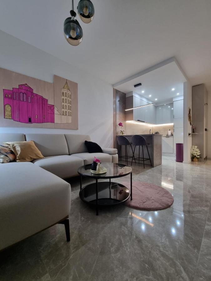 Apartment "50 Shades" With Balcony And Free Parking In The Garage Zadar Eksteriør billede