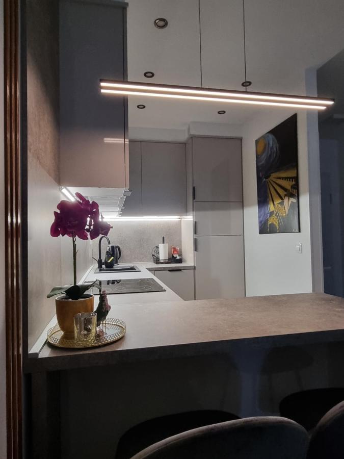 Apartment "50 Shades" With Balcony And Free Parking In The Garage Zadar Eksteriør billede