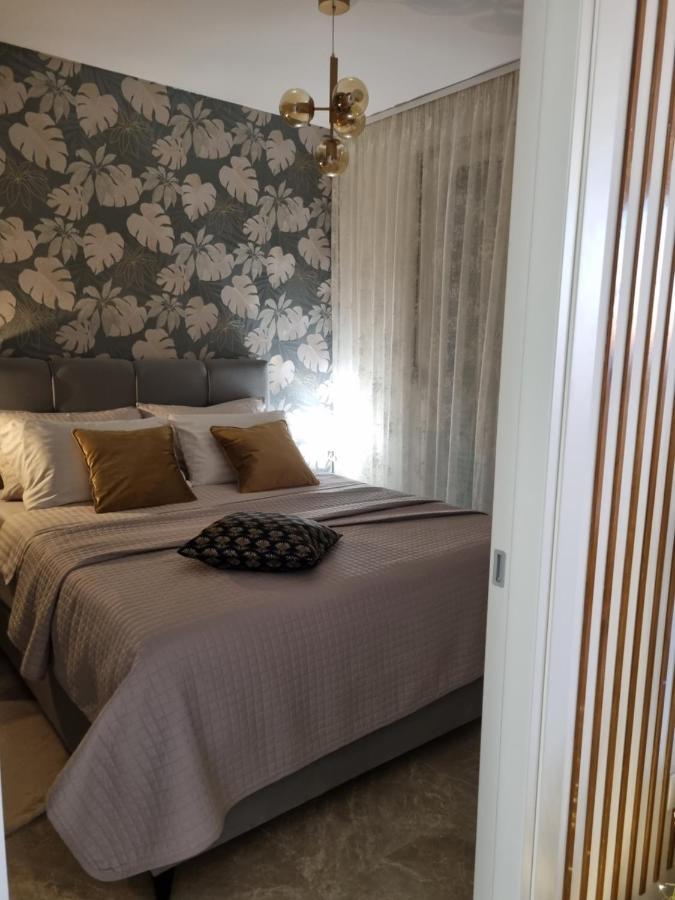 Apartment "50 Shades" With Balcony And Free Parking In The Garage Zadar Eksteriør billede