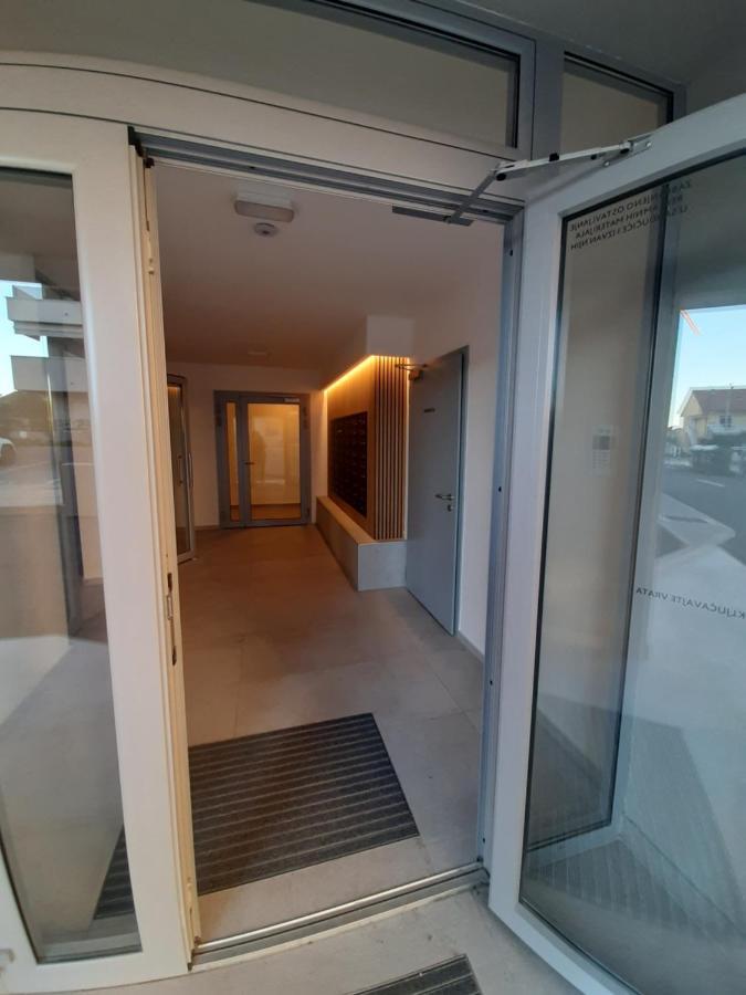Apartment "50 Shades" With Balcony And Free Parking In The Garage Zadar Eksteriør billede