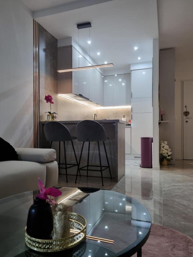 Apartment "50 Shades" With Balcony And Free Parking In The Garage Zadar Eksteriør billede