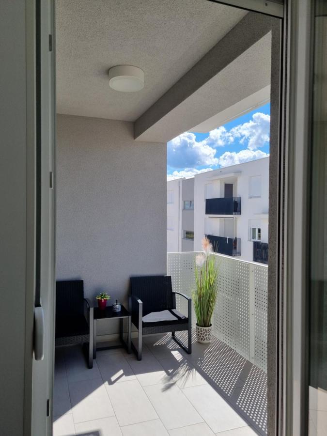 Apartment "50 Shades" With Balcony And Free Parking In The Garage Zadar Eksteriør billede