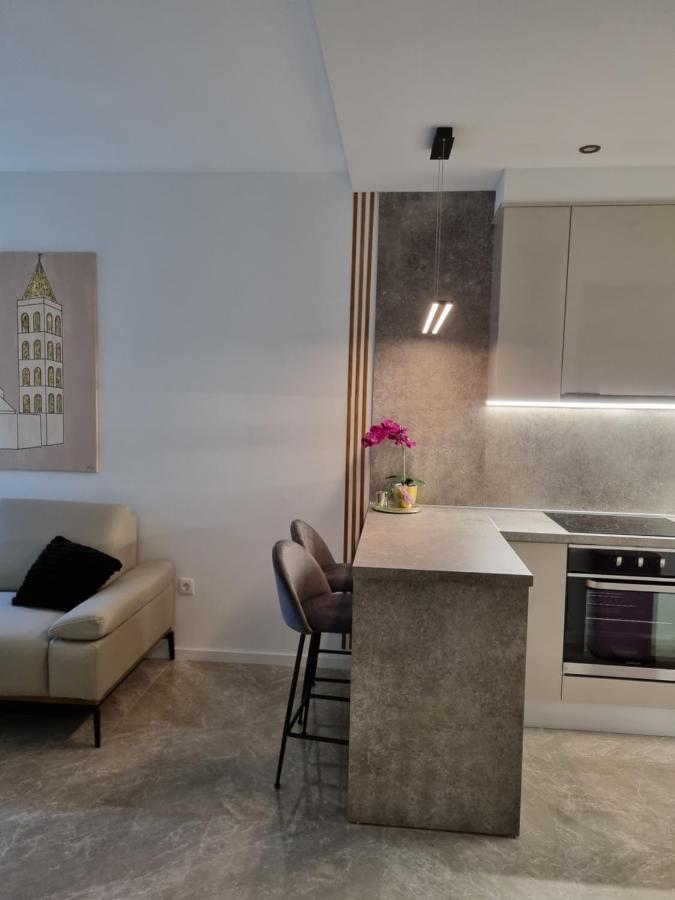 Apartment "50 Shades" With Balcony And Free Parking In The Garage Zadar Eksteriør billede