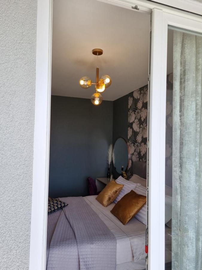 Apartment "50 Shades" With Balcony And Free Parking In The Garage Zadar Eksteriør billede